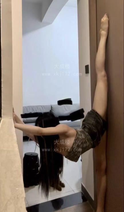 吴中骚女一字马做爱