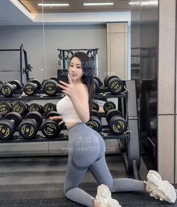 屁股翘服务系老师