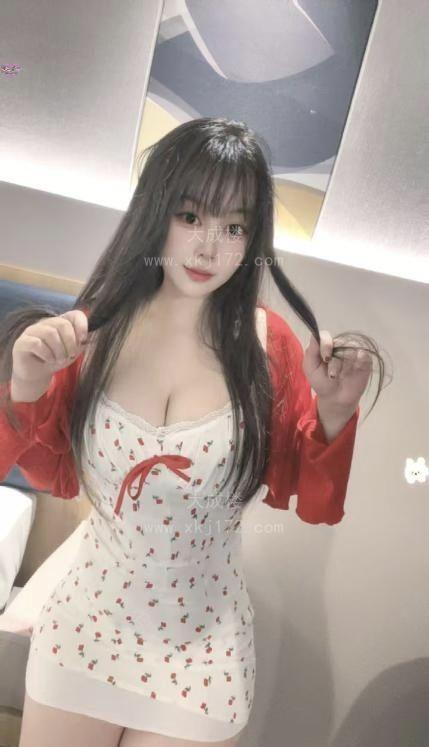 越秀大胸小姐姐