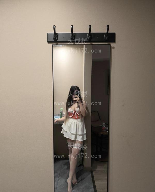 成都丰满大奶小奶猫