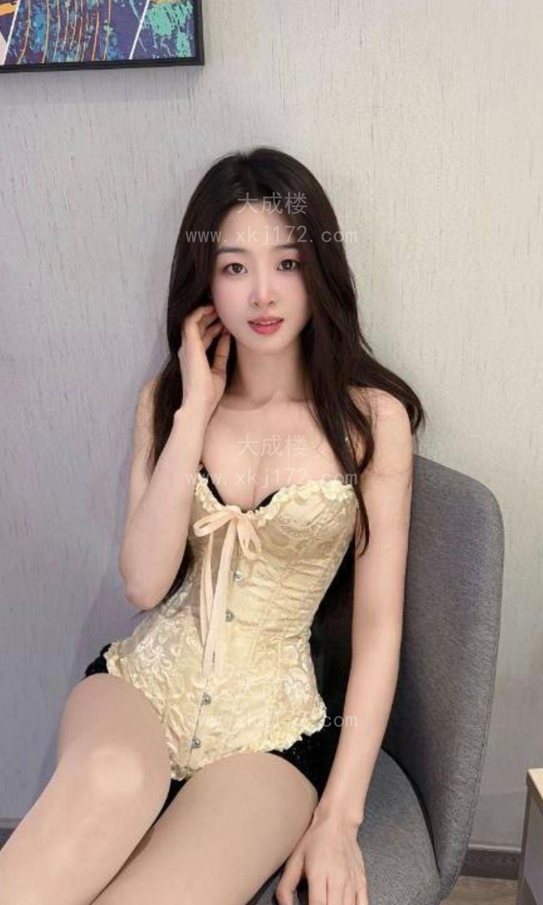 福田身材高挑妹子