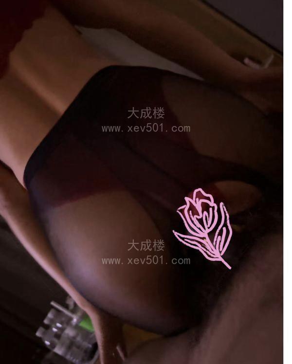 长腿翘臀小骚妇