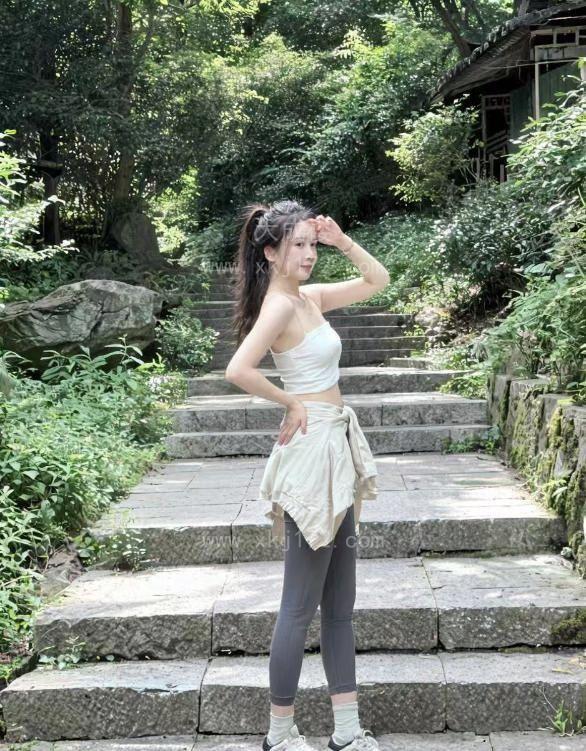 一字马媚儿回归