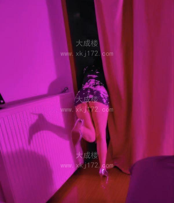 唱经楼长腿骚女