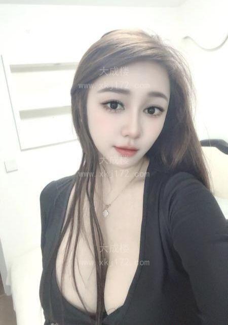 一线天美艳少妇