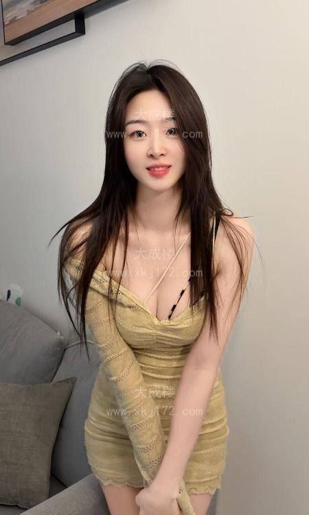 福田身材高挑妹子