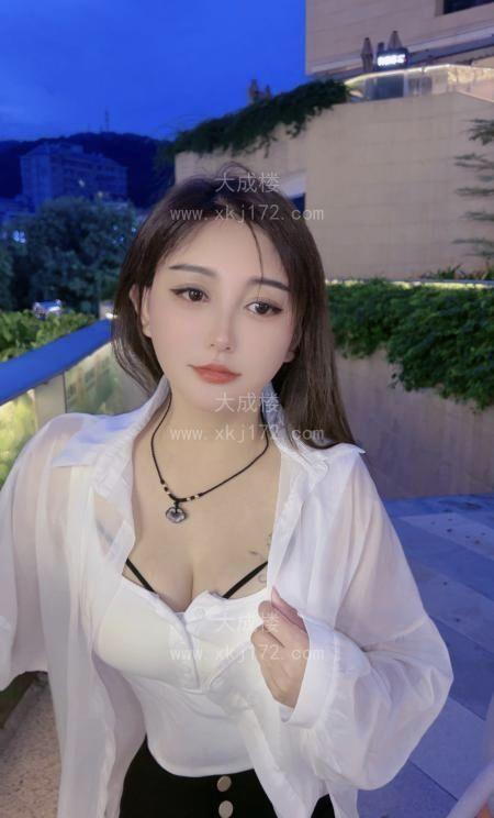 梅花园舌吻御姐