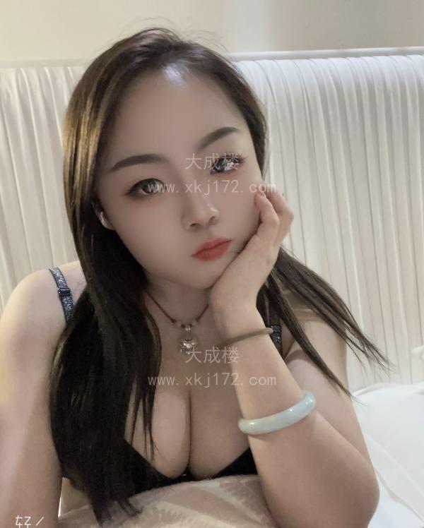 大胸服务控嫩妹