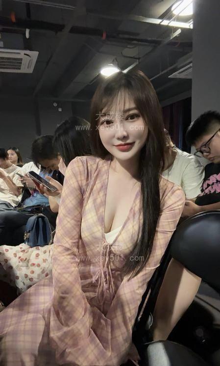 情趣大胸奶糖妹妹